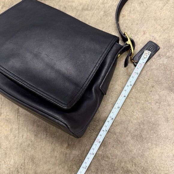 Vintage Coach Crossbody Black Genuine Leather Flap shoulder bag - Picture 8 of 10
